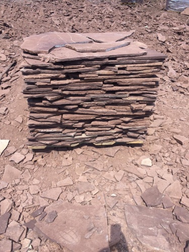 Плитняк лемезит бордовый для цоколя 1,5-2 см купить в Нефтекамске