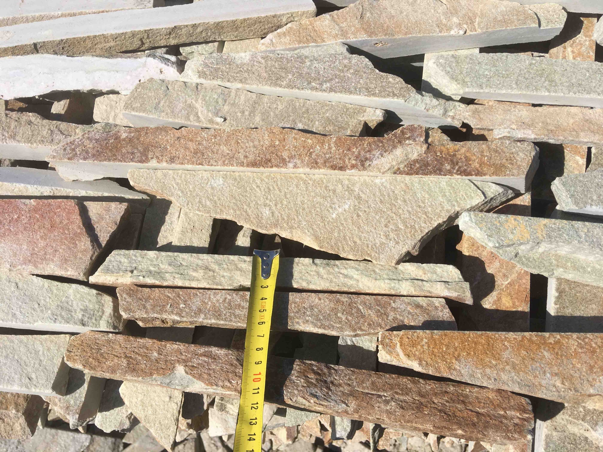 Горбушка златолит золотистый для облицовки купить в Нефтекамске