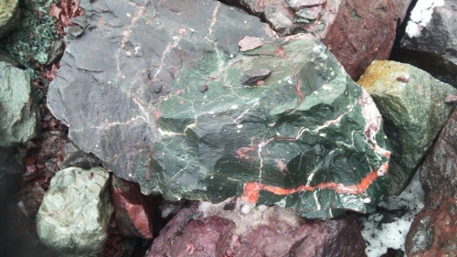 Гигантские зелёные валуны для ландшафтного дизайна весом более 5 тонн купить в Нефтекамске