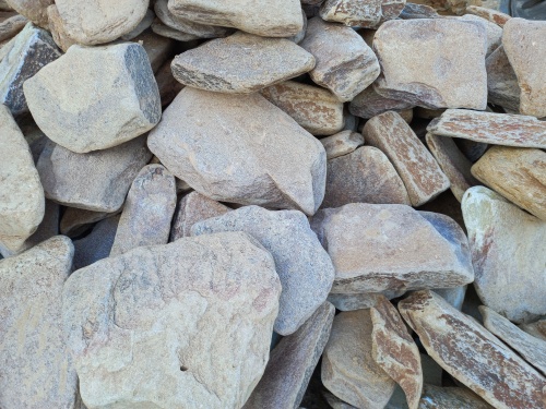 Златолит жёлтый, жёлто-зелёный глыбки и валуны для ланшафтного дизайна купить в Нефтекамске