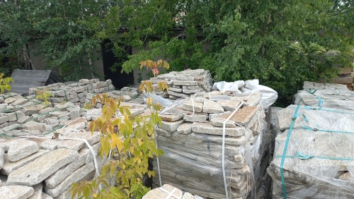 Плитняк галтованный гранитный для ландшафтного дизайна купить в Нефтекамске