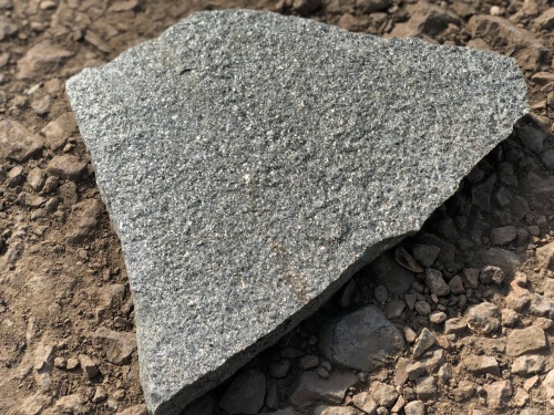 Плитняк златолит Уральский для цоколя, отмостки купить в Нефтекамске