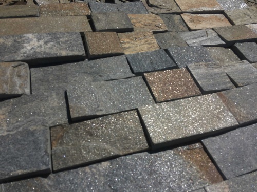 Плитка пилёная златолит Уральский для цоколя, отмостки купить в Нефтекамске