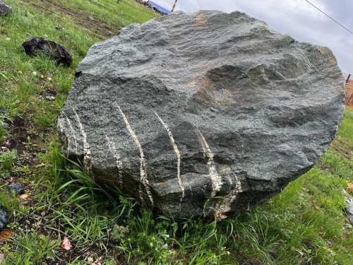 Гигантские зелёные валуны для ландшафтного дизайна весом более 5 тонн купить в Нефтекамске