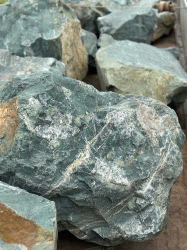 Камни для ландшафтного дизайна зелёные 10-60 килограмм купить в Нефтекамске