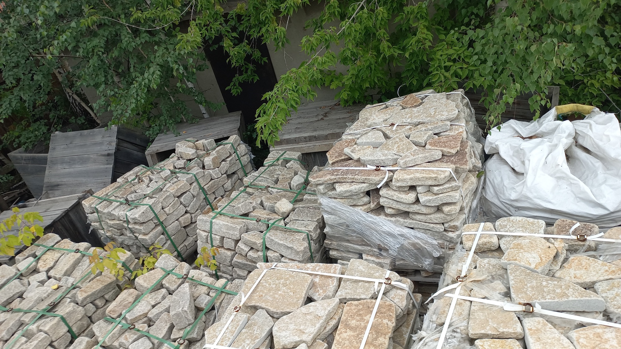 Плитняк гранитный галтованный купить в Нефтекамске