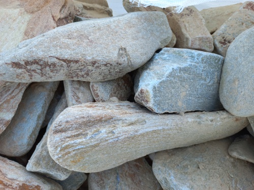 Златолит жёлтый, жёлто-зелёный глыбки и валуны для ланшафтного дизайна купить в Нефтекамске