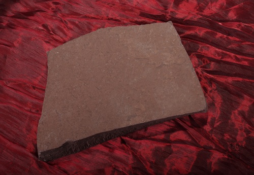 Плитняк лемезит бордовый для цоколя 1,5-2 см купить в Нефтекамске