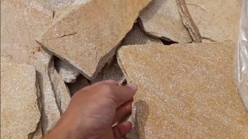 Плитняк златолит жёлтый золотистый для отмостки купить в Нефтекамске