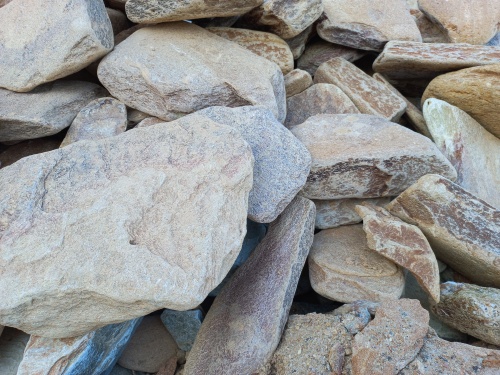 Златолит жёлтый, жёлто-зелёный глыбки и валуны для ланшафтного дизайна купить в Нефтекамске