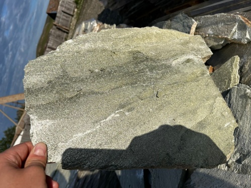 Плитняк златолит зелёный для цоколя, отмостки купить в Нефтекамске