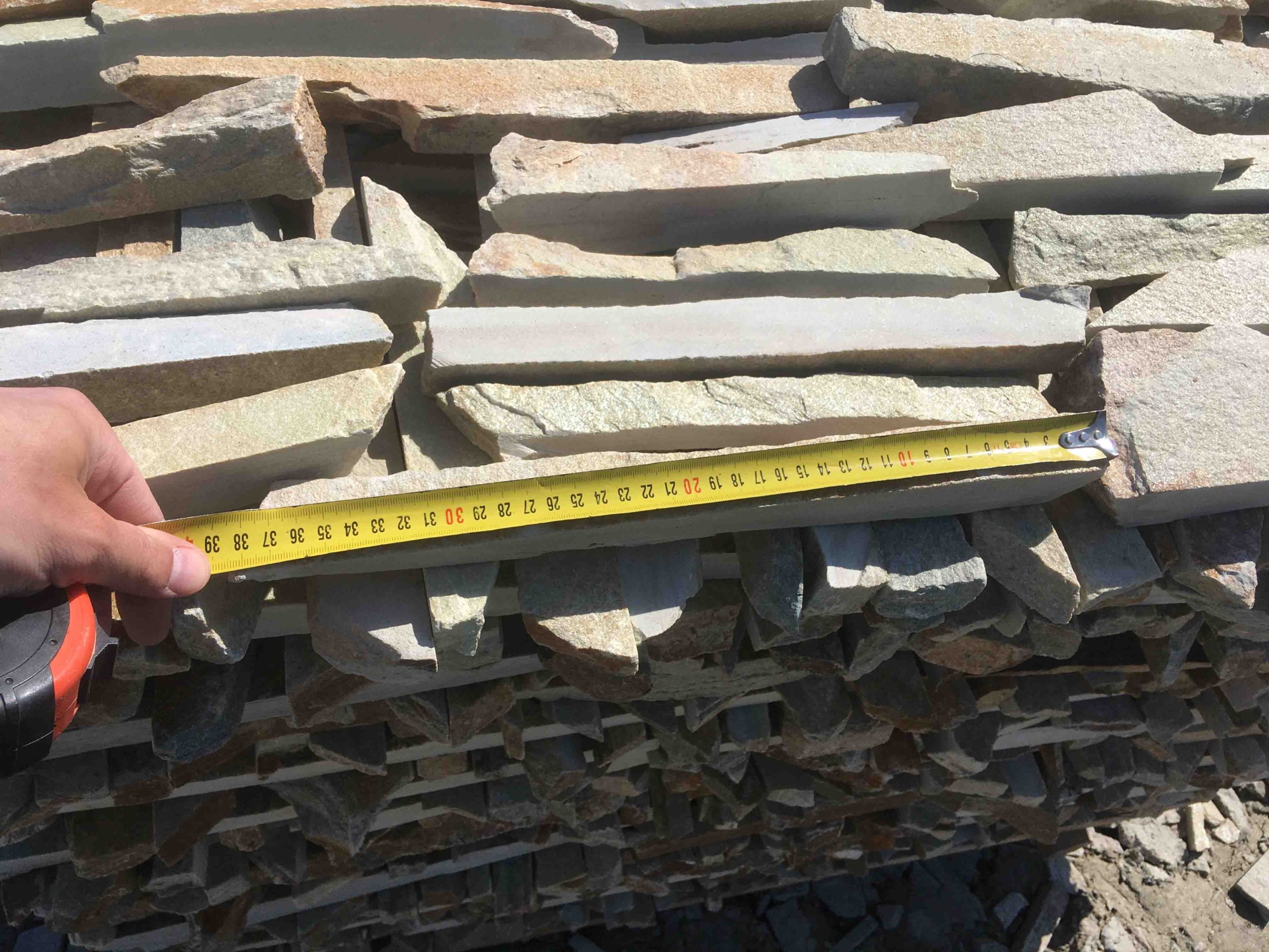 Горбушка златолит золотистый для облицовки купить в Нефтекамске