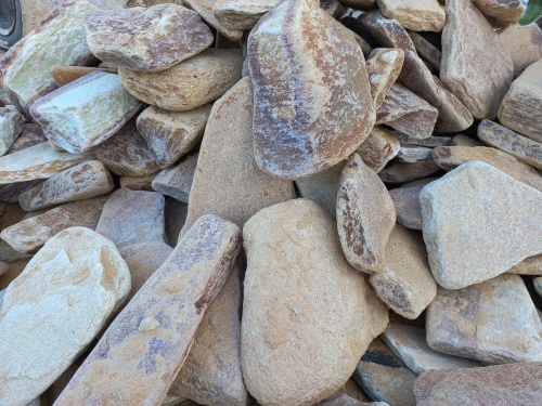 Златолит жёлтый, жёлто-зелёный глыбки и валуны для ланшафтного дизайна купить в Нефтекамске