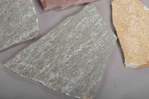 Плитняк златолит Уральский для цоколя, отмостки купить в Нефтекамске