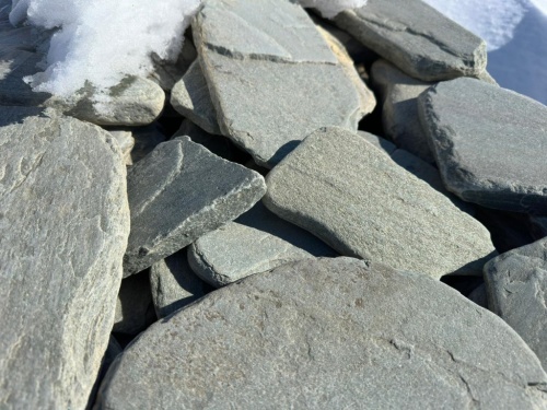 Плитняк златолит зелёный галтованный для фасада купить в Нефтекамске