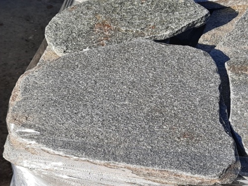 Златолит серебристый галтованный для лестниц купить в Нефтекамске