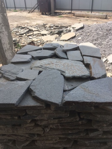 Златолит серебристый галтованный для лестниц купить в Нефтекамске